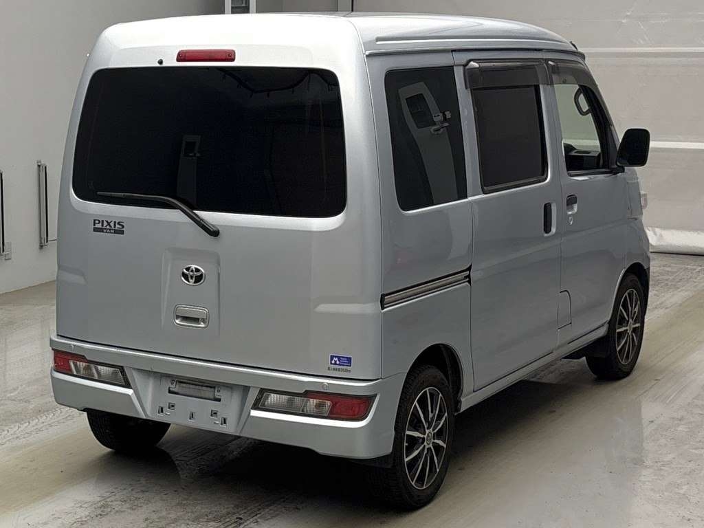 TOYOTA PIXIS VAN