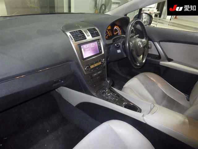 TOYOTA AVENSIS