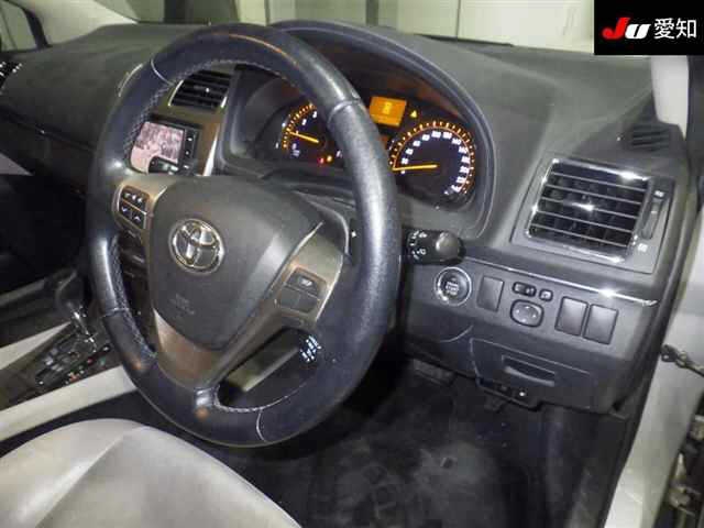 TOYOTA AVENSIS
