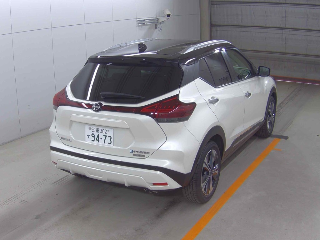NISSAN KICKS