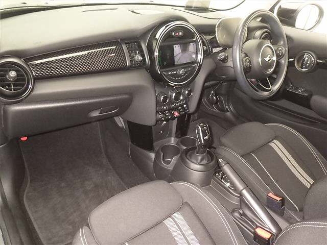 MINI HATCH