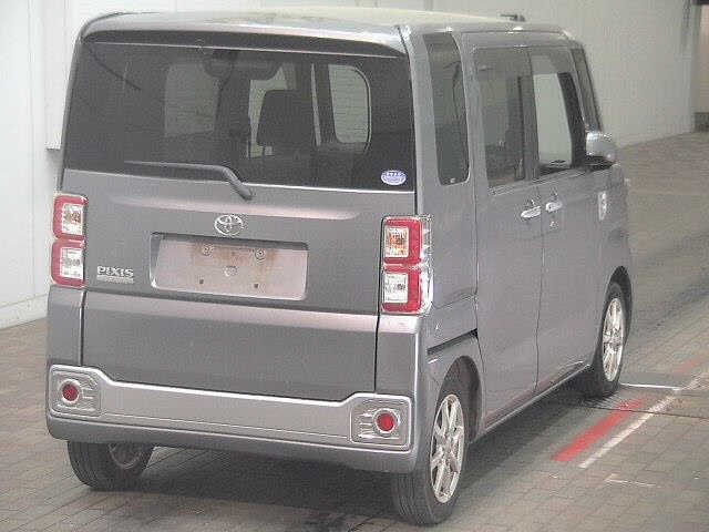 TOYOTA PIXIS MEGA