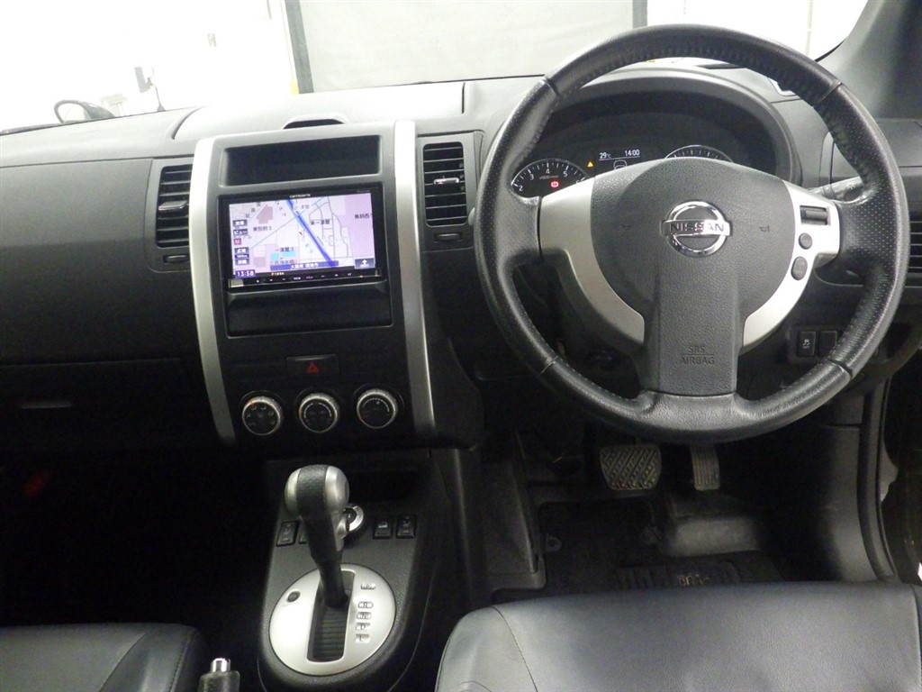NISSAN X-TRAIL