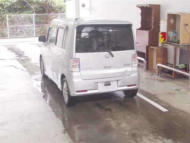 DAIHATSU MOVE CONTE