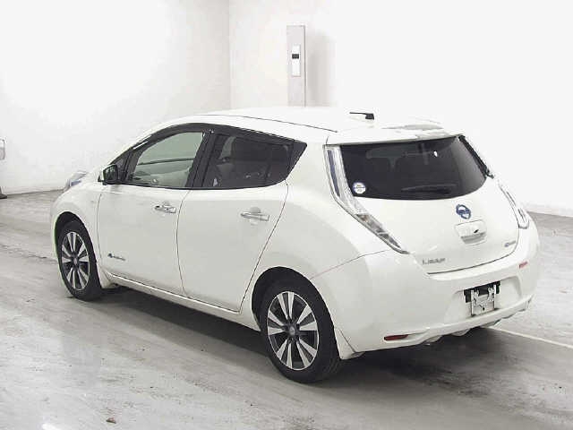 NISSAN LEAF