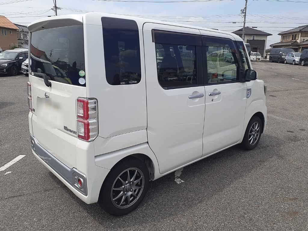 DAIHATSU WAKE