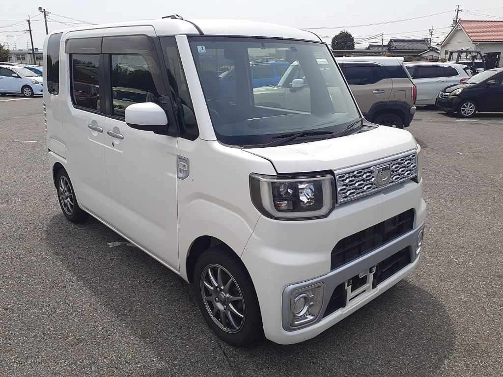 DAIHATSU WAKE