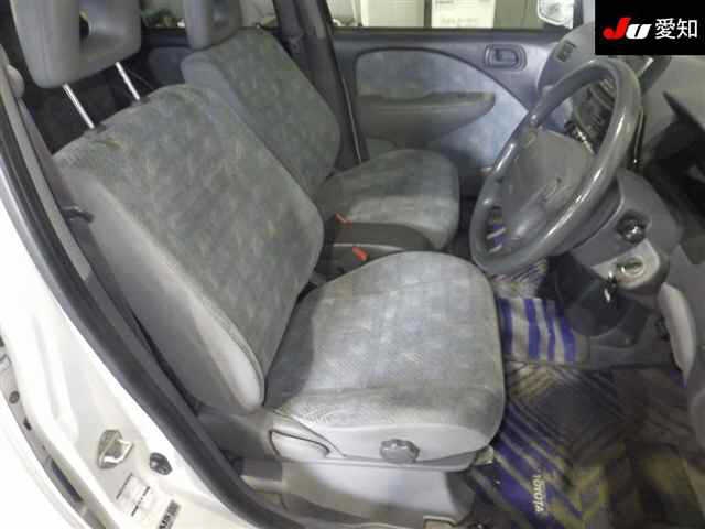 TOYOTA RAUM