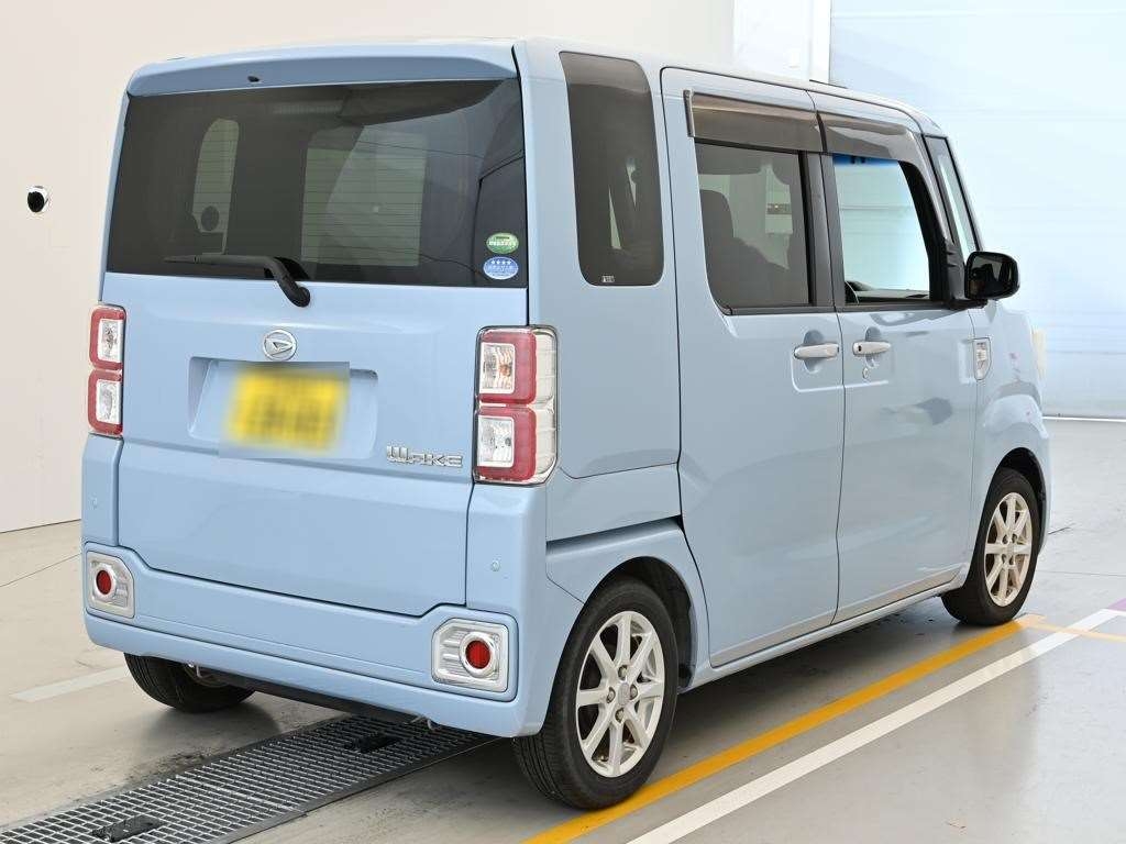 DAIHATSU WAKE