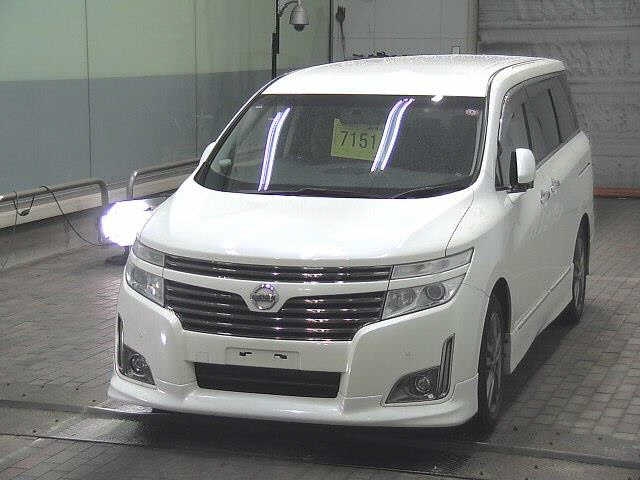 NISSAN ELGRAND
