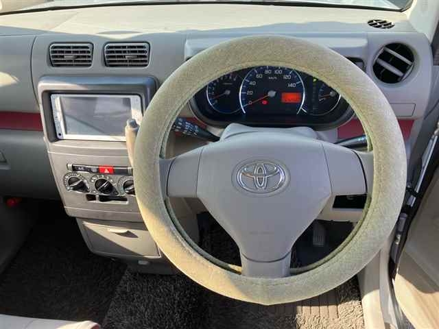 TOYOTA PIXIS SPACE