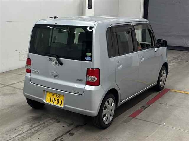 TOYOTA PIXIS SPACE