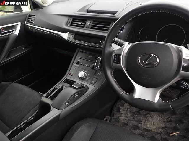 LEXUS CT200H