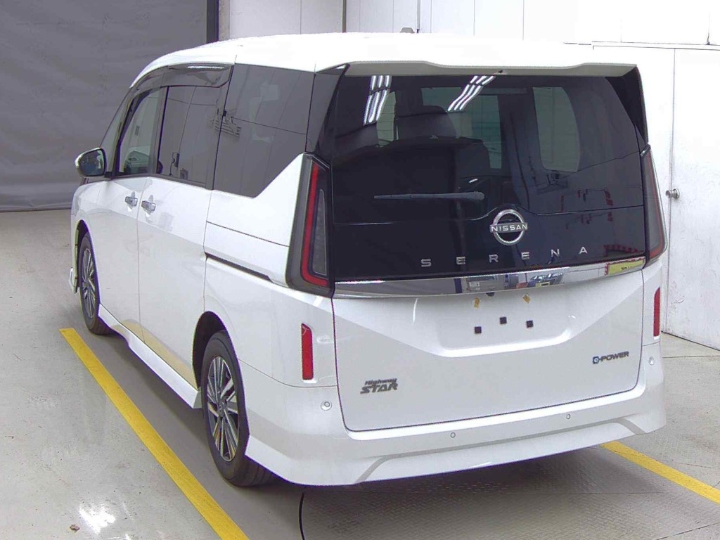 NISSAN SERENA