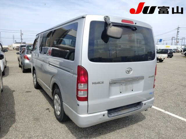 TOYOTA REGIUS ACE