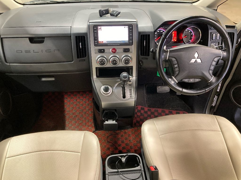 MITSUBISHI DELICA D:5