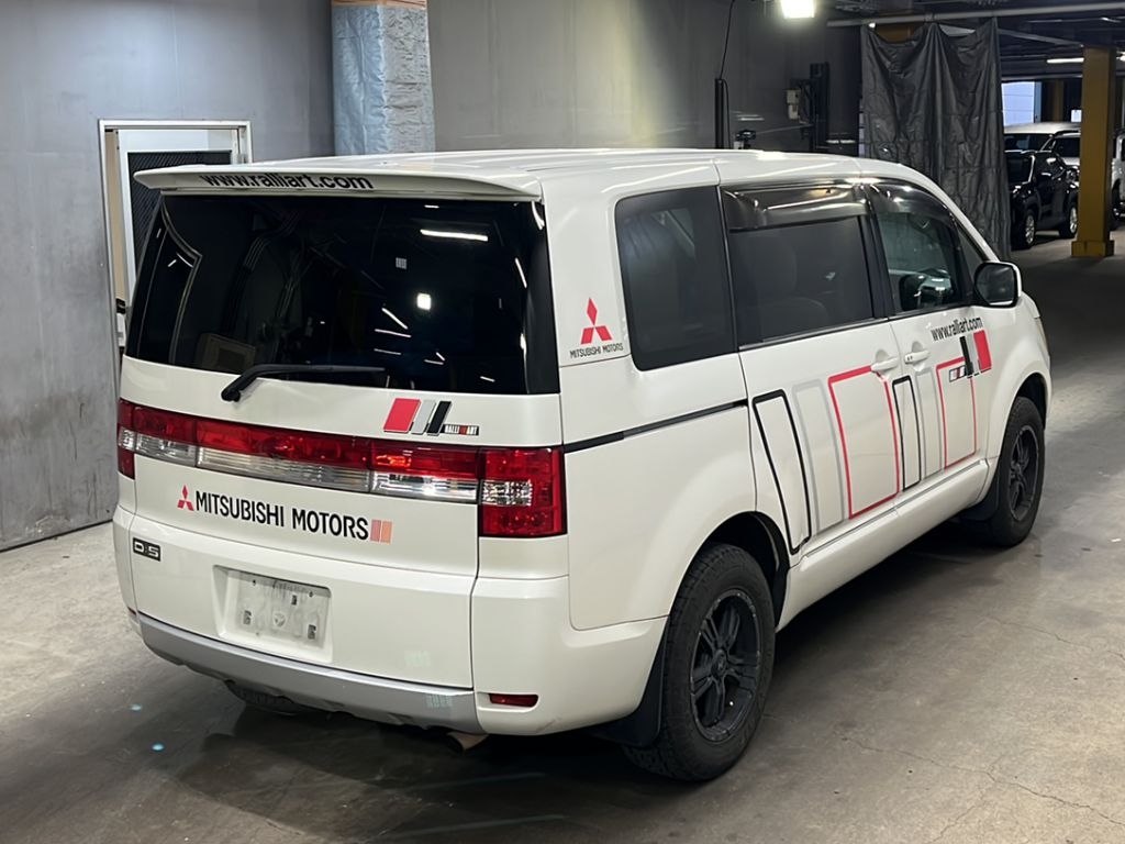 MITSUBISHI DELICA D:5