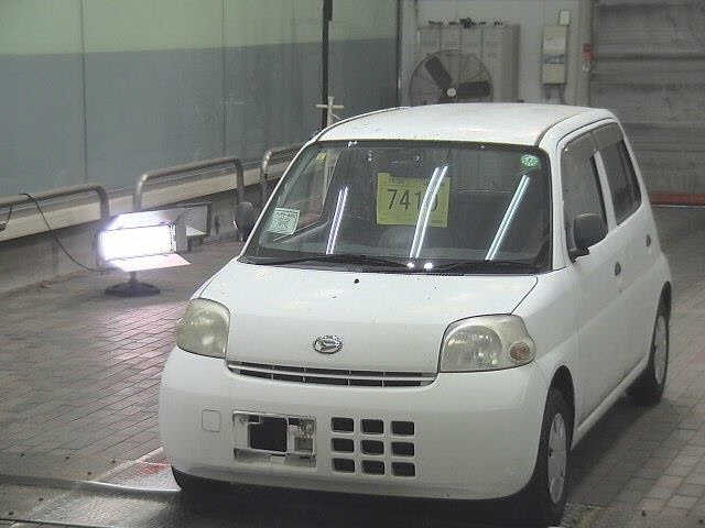 DAIHATSU ESSE