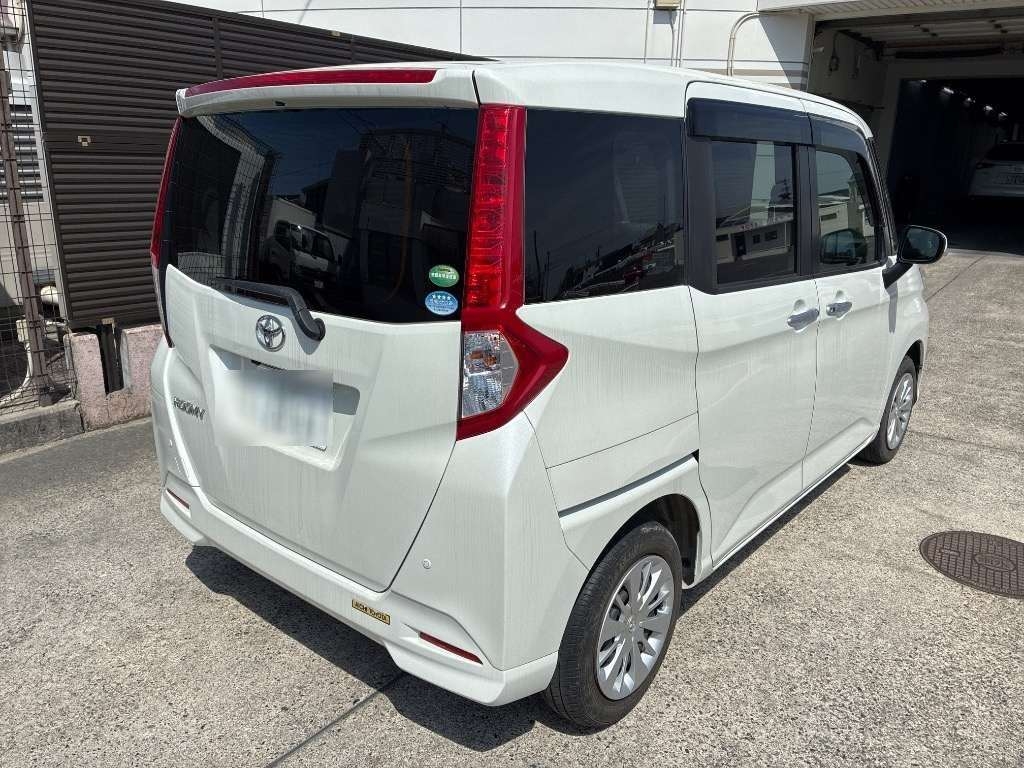 TOYOTA ROOMY