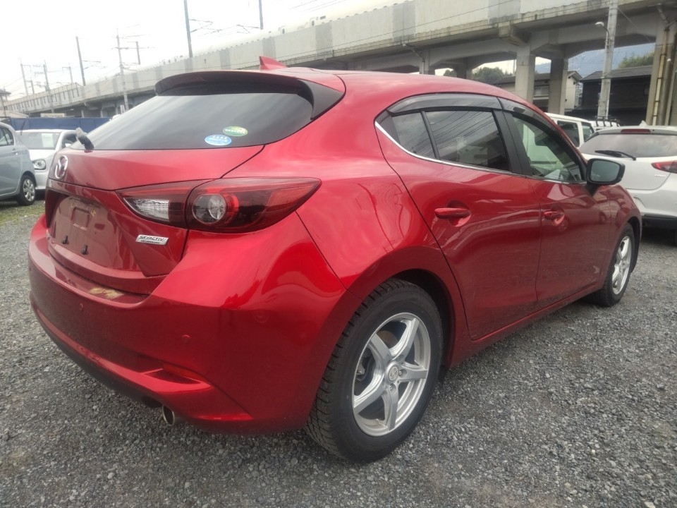 MAZDA AXELA