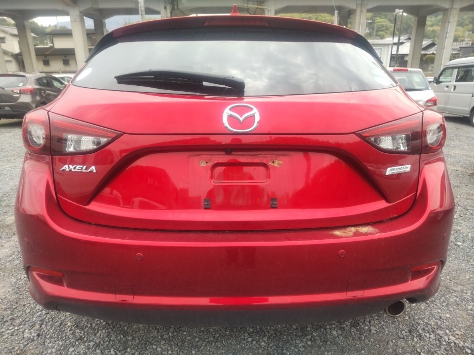 MAZDA AXELA