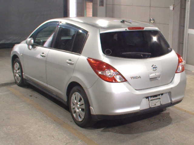 NISSAN TIIDA