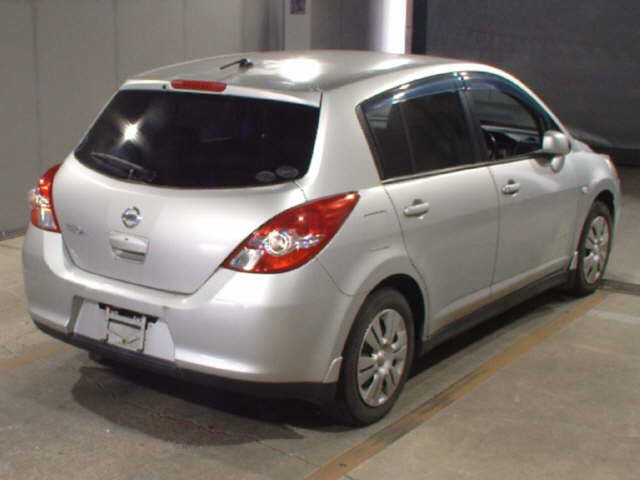 NISSAN TIIDA
