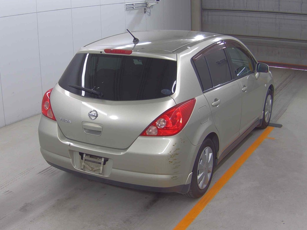 NISSAN TIIDA