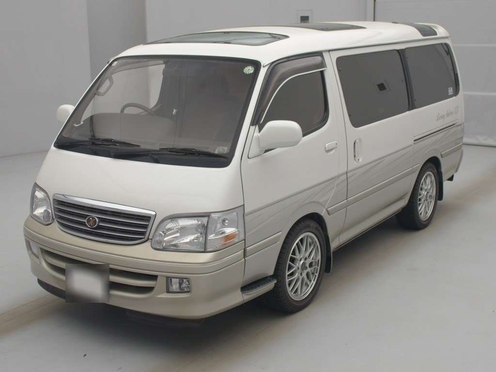 TOYOTA HIACE