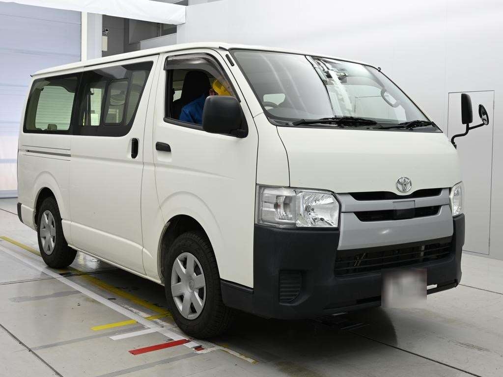 TOYOTA REGIUS ACE