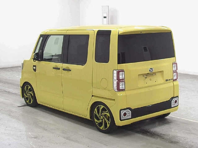 DAIHATSU WAKE
