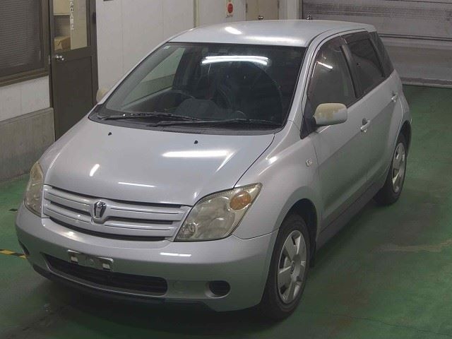 TOYOTA IST