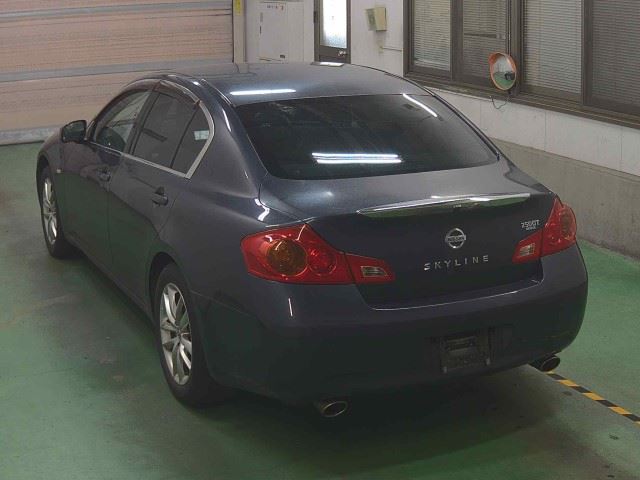 NISSAN SKYLINE