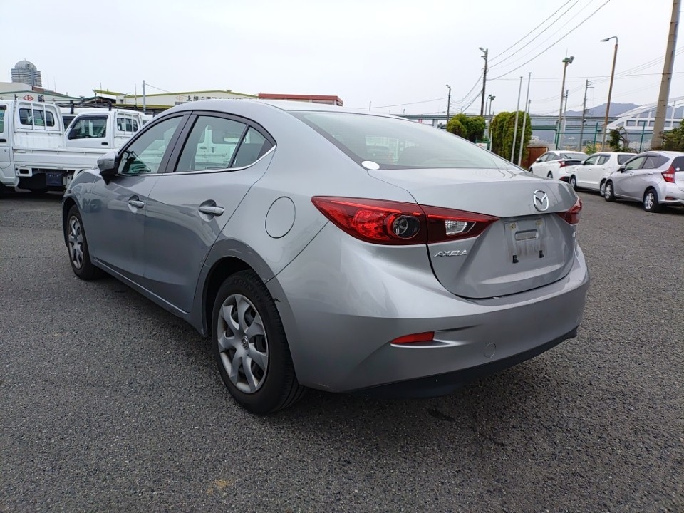 MAZDA AXELA