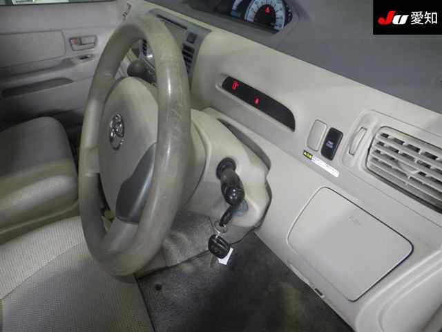TOYOTA RAUM