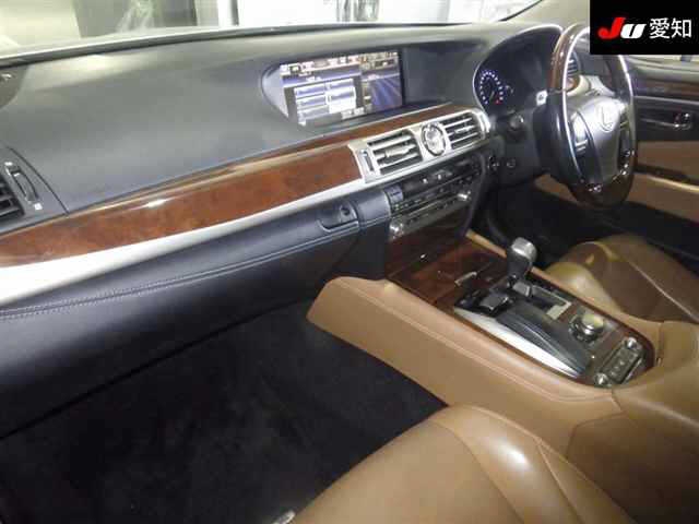 LEXUS LS600H