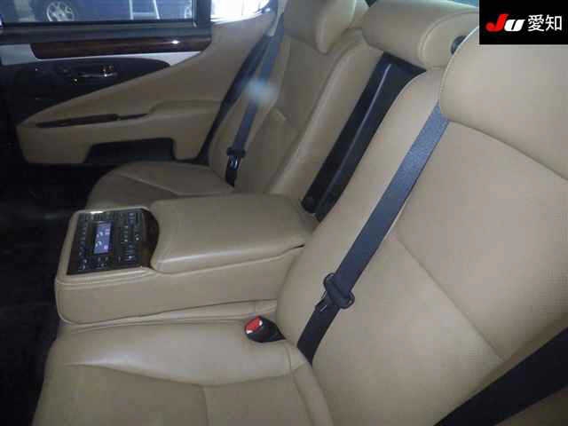 LEXUS LS600H