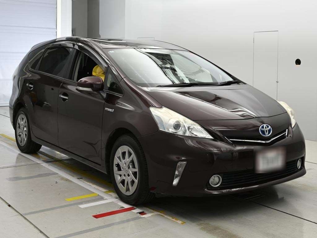 TOYOTA PRIUS ALPHA
