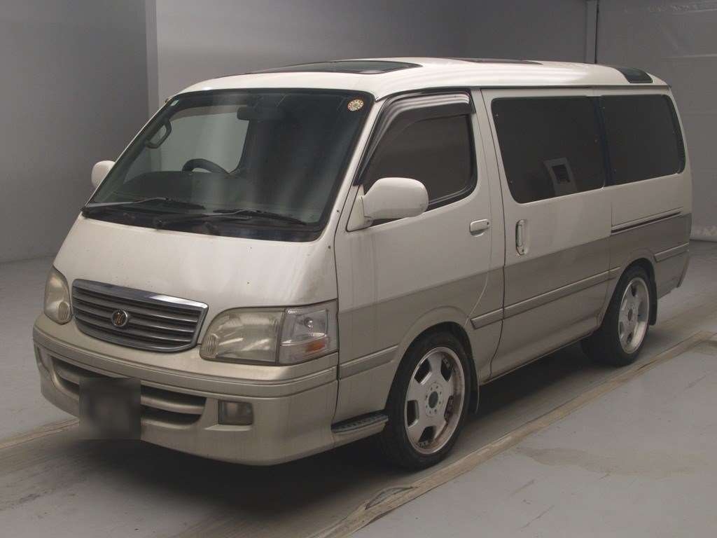 TOYOTA HIACE