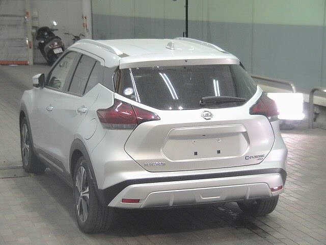 NISSAN KICKS
