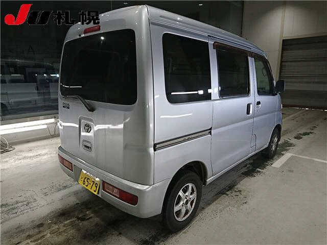 TOYOTA PIXIS VAN
