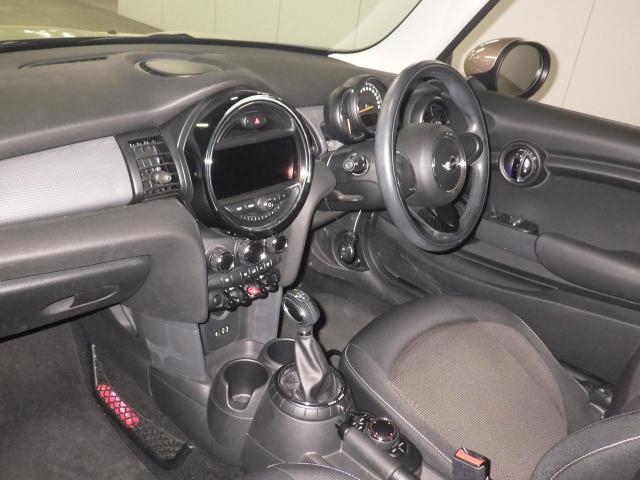 MINI HATCH