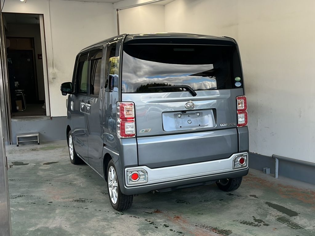 DAIHATSU WAKE