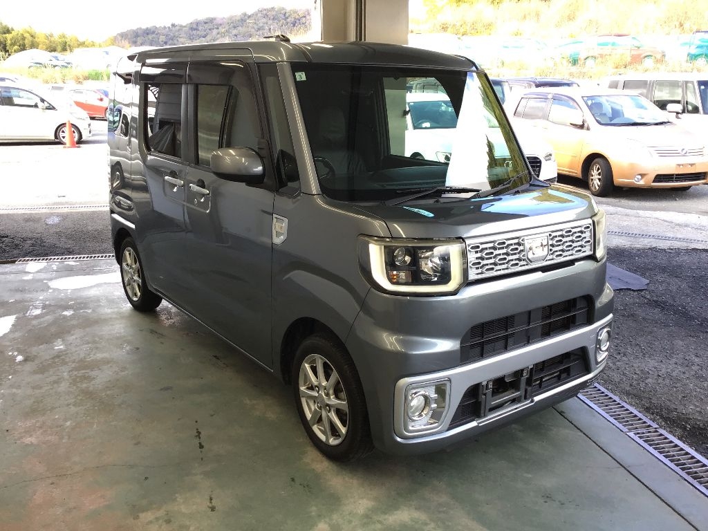 DAIHATSU WAKE