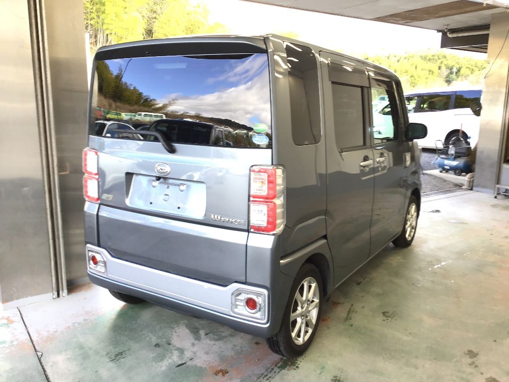 DAIHATSU WAKE
