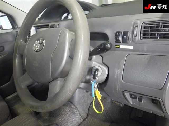 TOYOTA RAUM