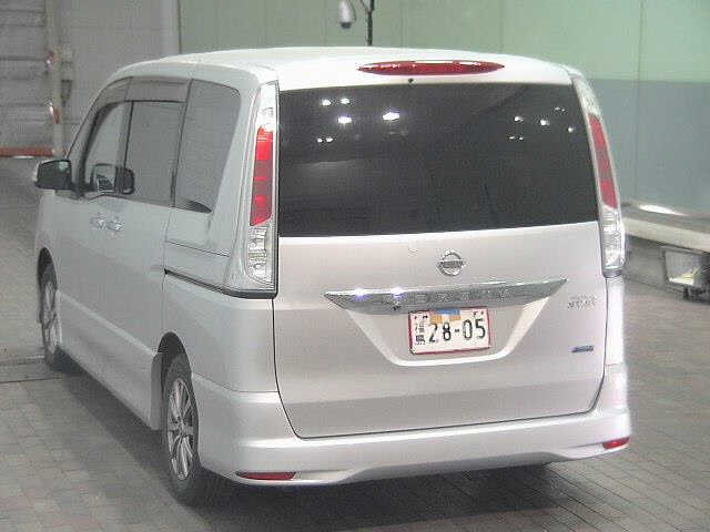NISSAN SERENA