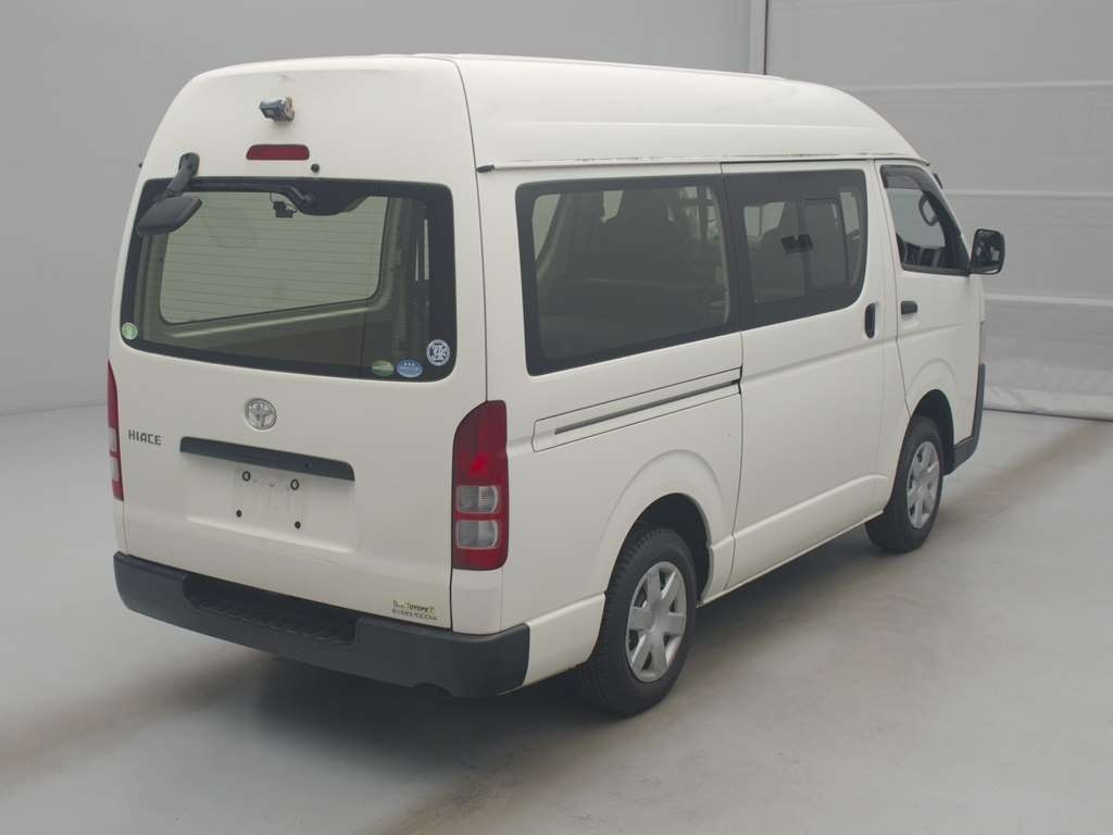 TOYOTA REGIUS ACE