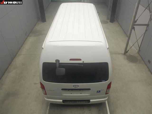 TOYOTA REGIUS ACE