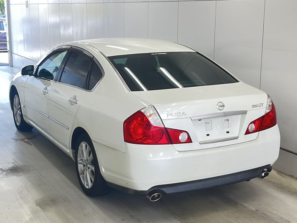 NISSAN FUGA